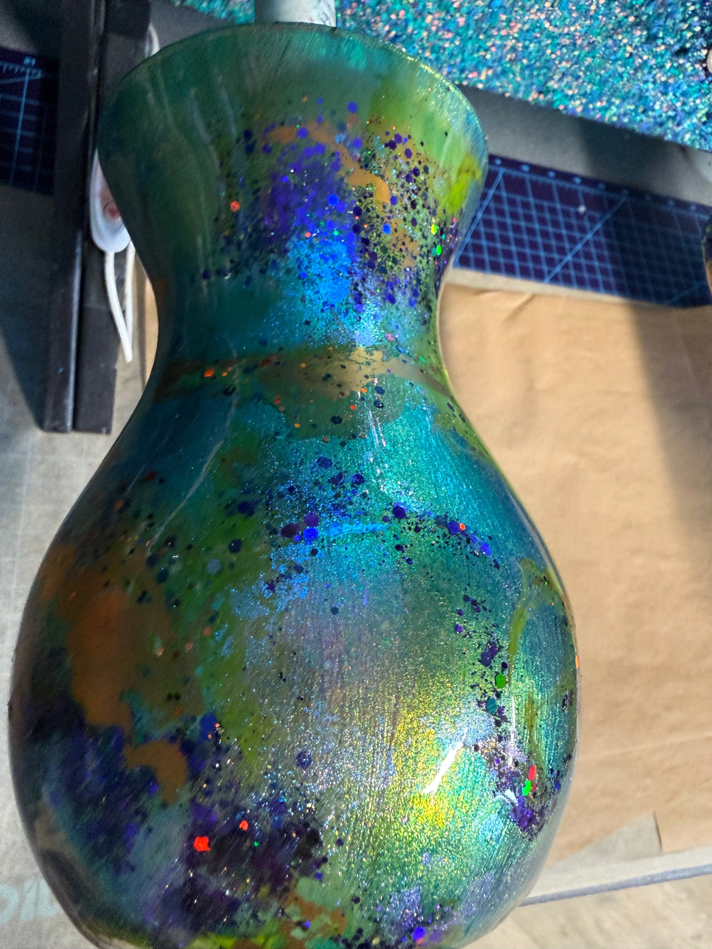 Chats choice tulip vase